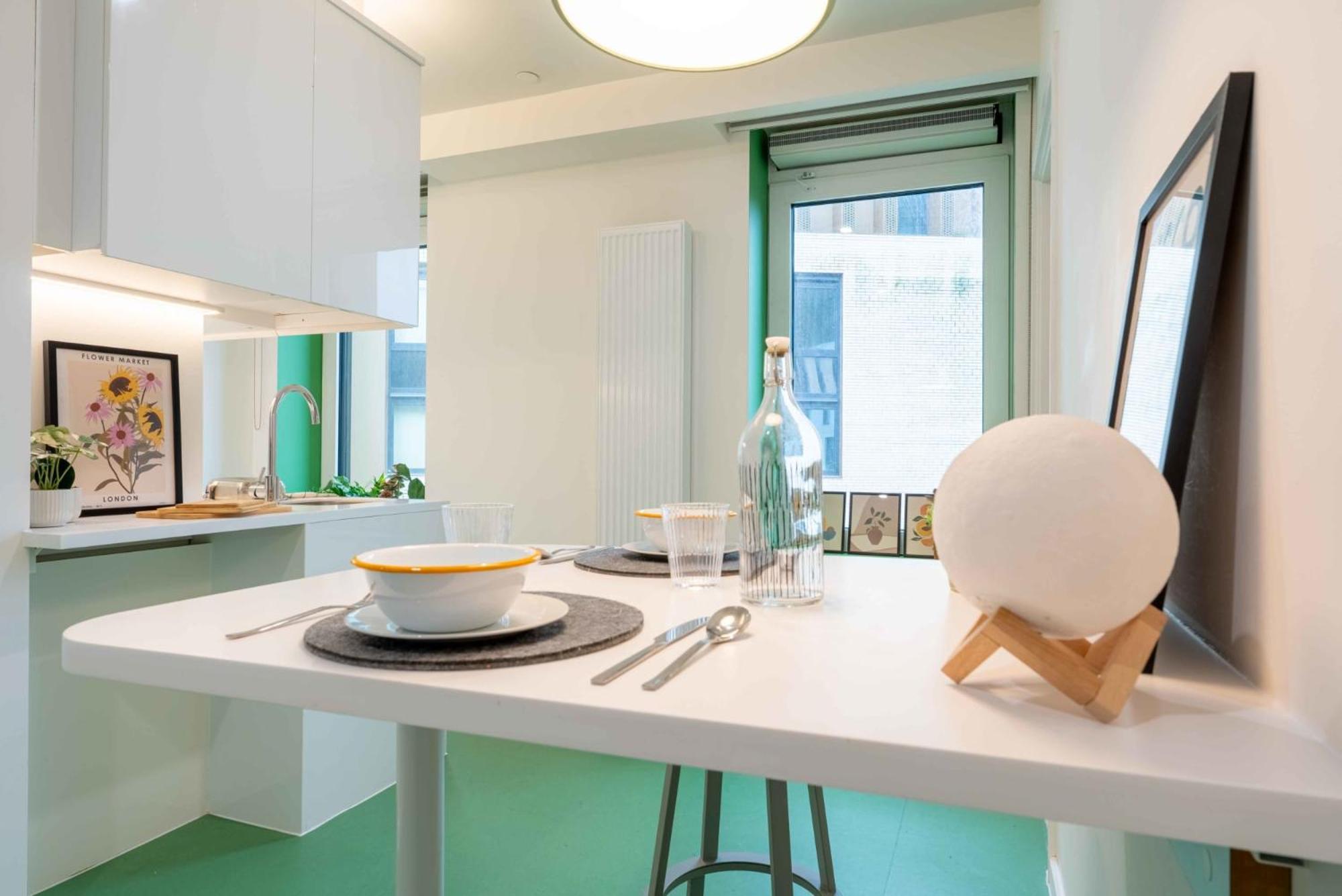 Stunning And In Iq Exclusive For Students * Brighton